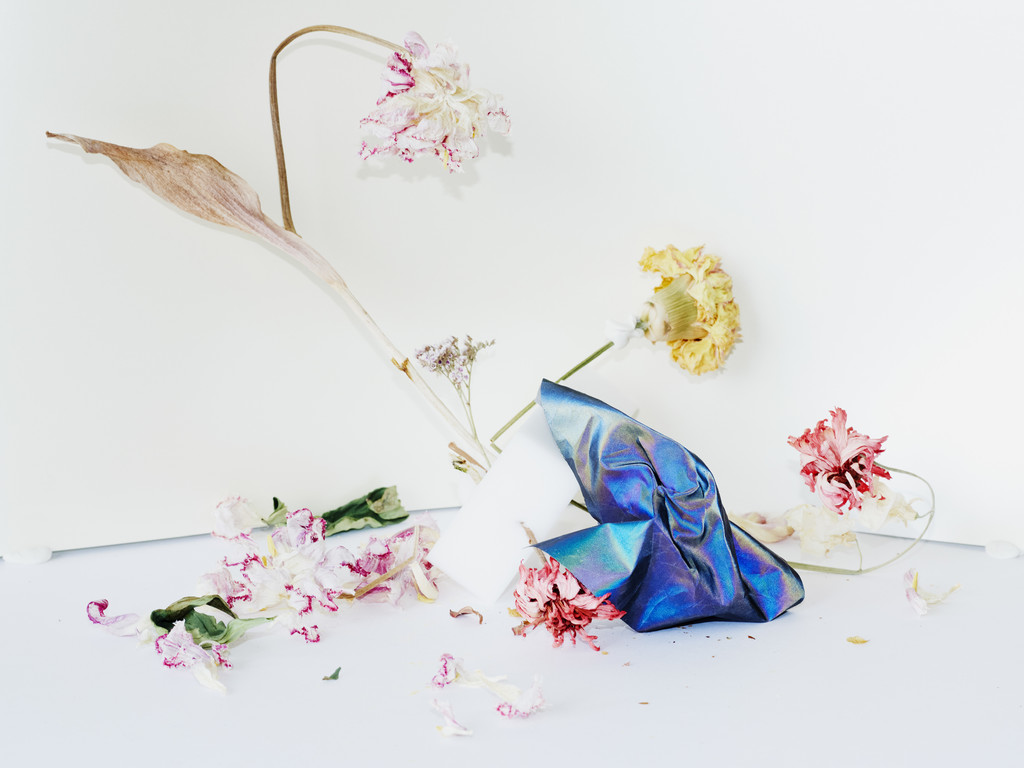 FLOWERS - © Arnaud Lajeunie