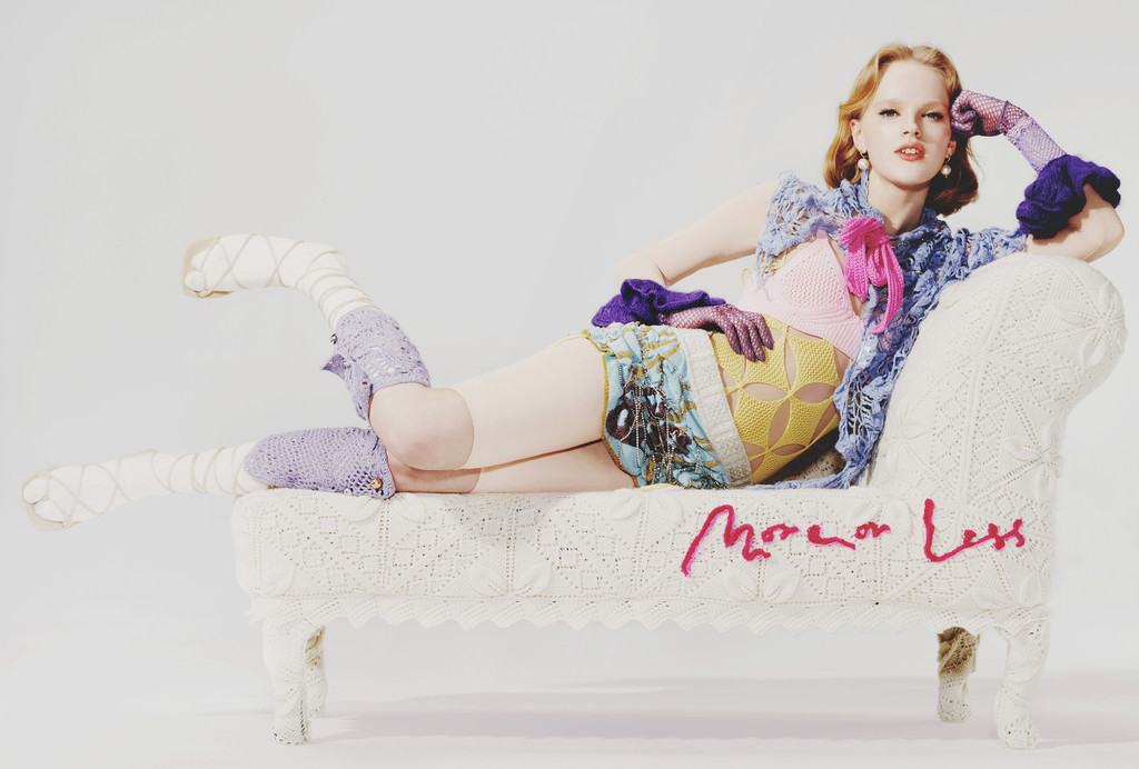 More or Less - © Arnaud Lajeunie