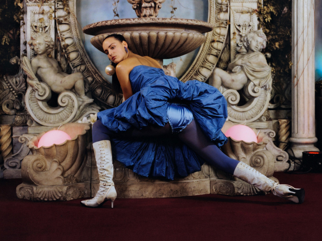 The Carpet Matches the Drapes - © Arnaud Lajeunie